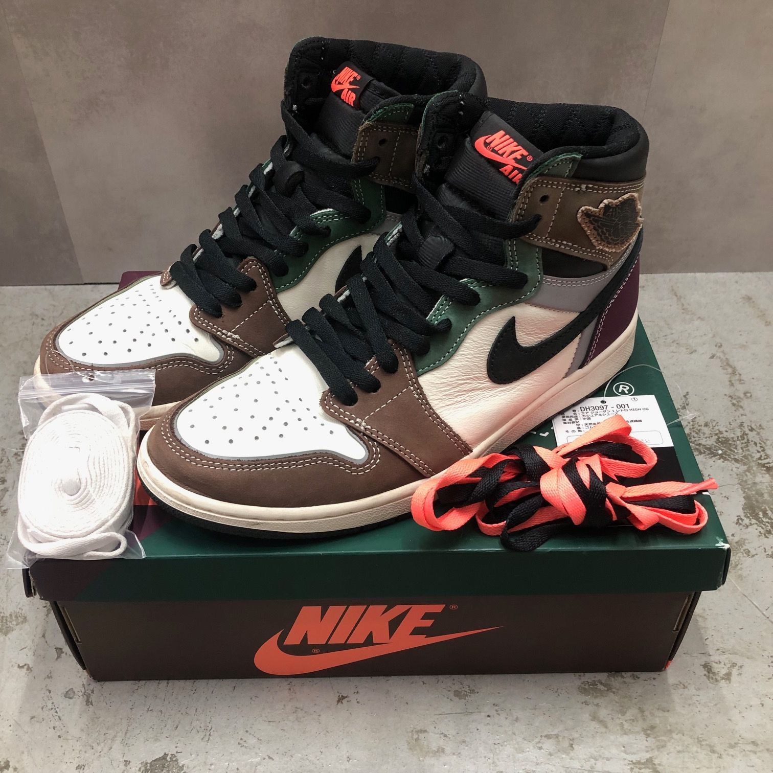国内正規 Nike Air Jordan 1 High OG Hand Crafted DH3097-001 ハンド 