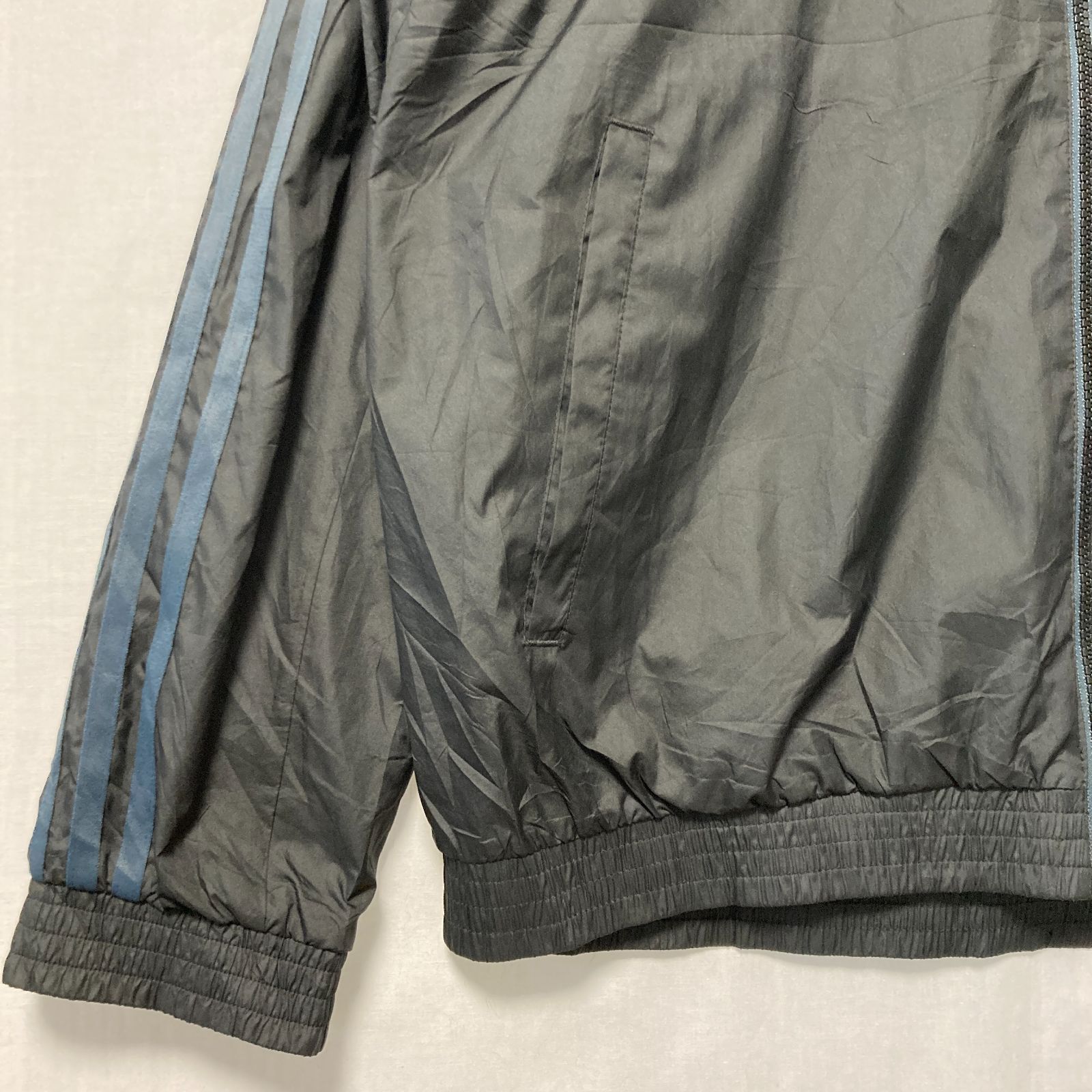 海外規格L（J 2XO】古着 ナイロンジャケット adidas climaproof