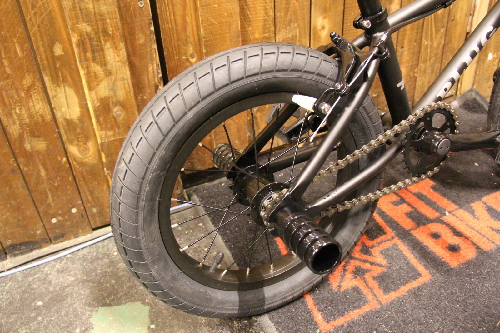 ナチュラルネイビー BMX 14インチ キッズ TNB PLUG 14 FAT TIRE GEIGE