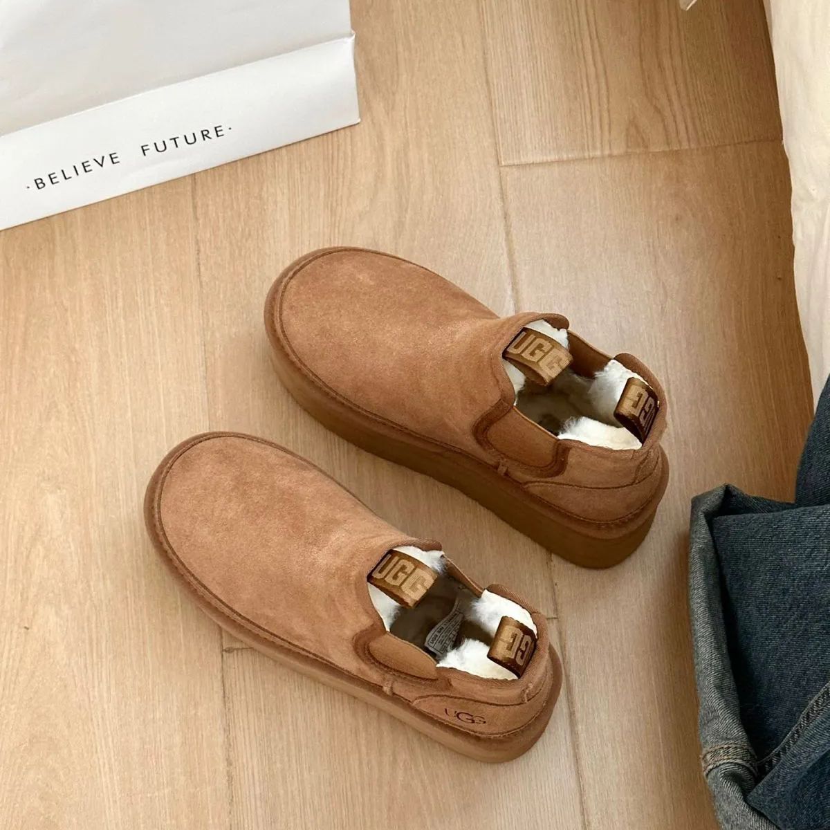 人気極美品 厚底 5cm UGG アグ ブーツ レディース ニューメル プラットフォーム チェルシー Chelsea - メルカリ