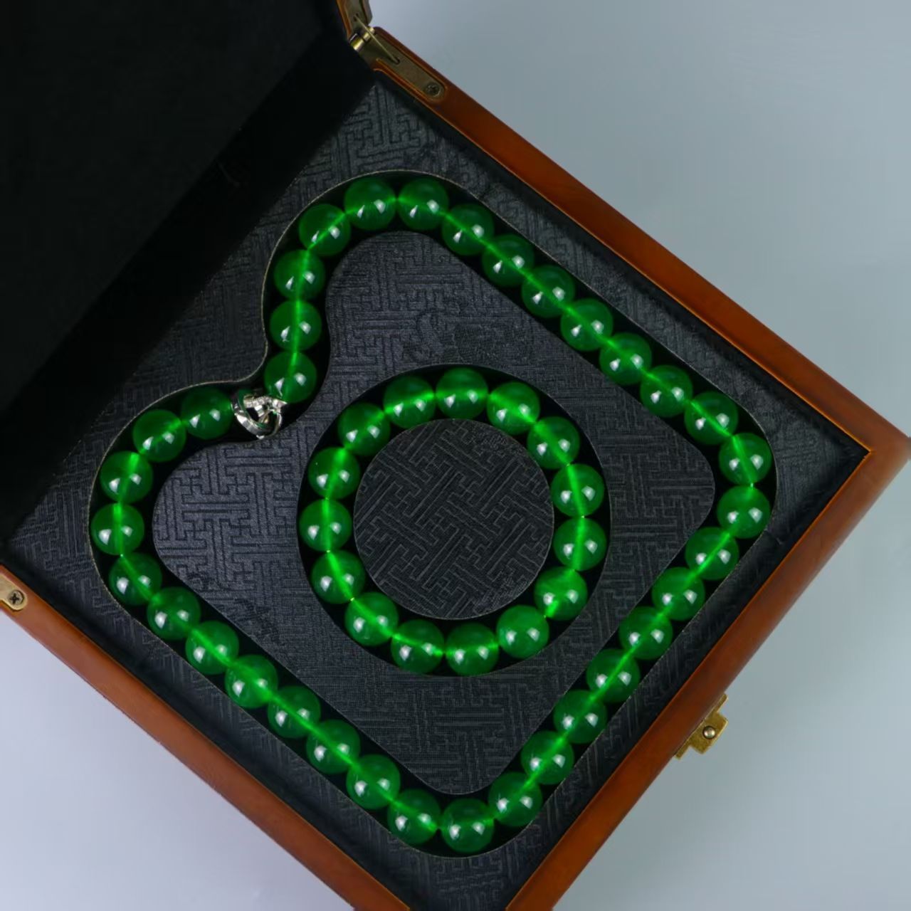 上質で快適。 清代 宮廷御蔵 髙氷翡翠彫 帝王緑 腕輪 ネックレス アクセサリ 置物 時代物 旧家蔵岀し 唐物 中国古 R092611 激安100％質量保証。