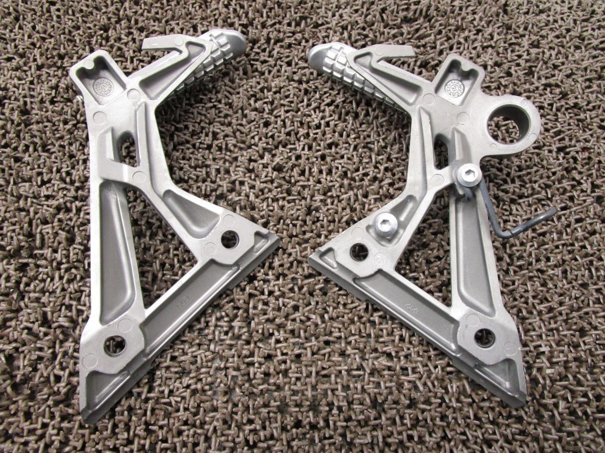 Z250 タンデムステップ ステー 左右 ○A6846！ER250C カワサキ