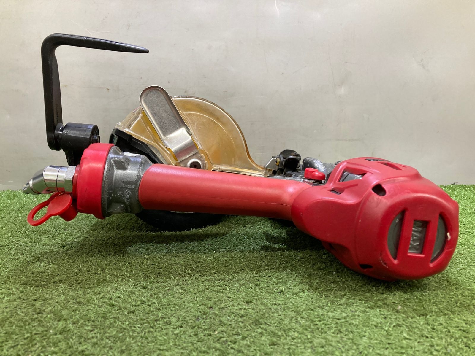 中古品】【0921】☆MAX(マックス) 65㎜高圧釘打機 スーパー