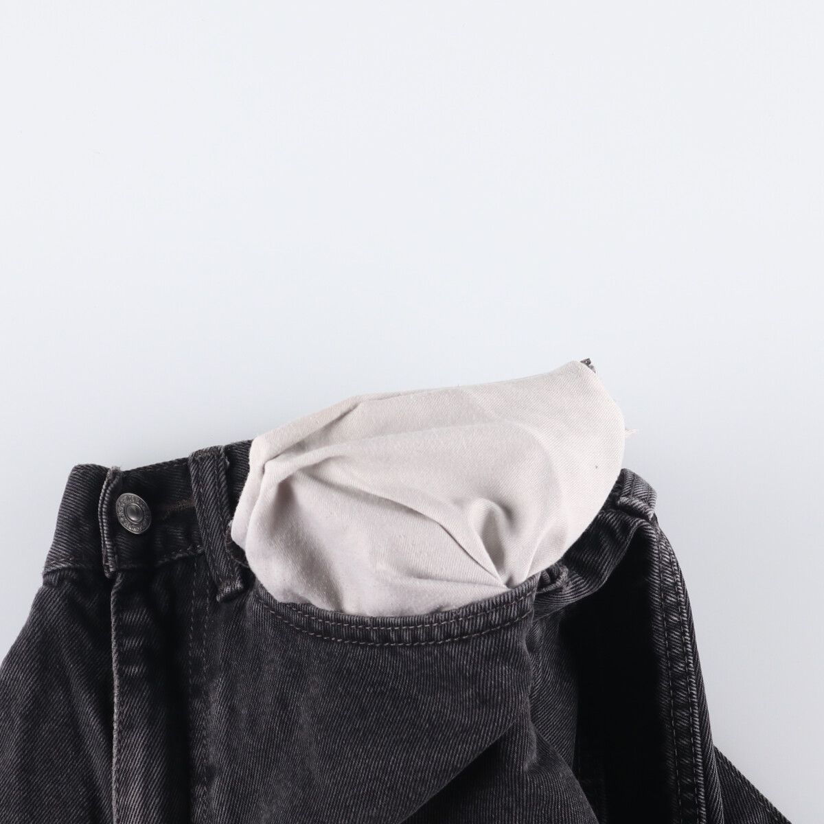 テーパードデニムパンツ