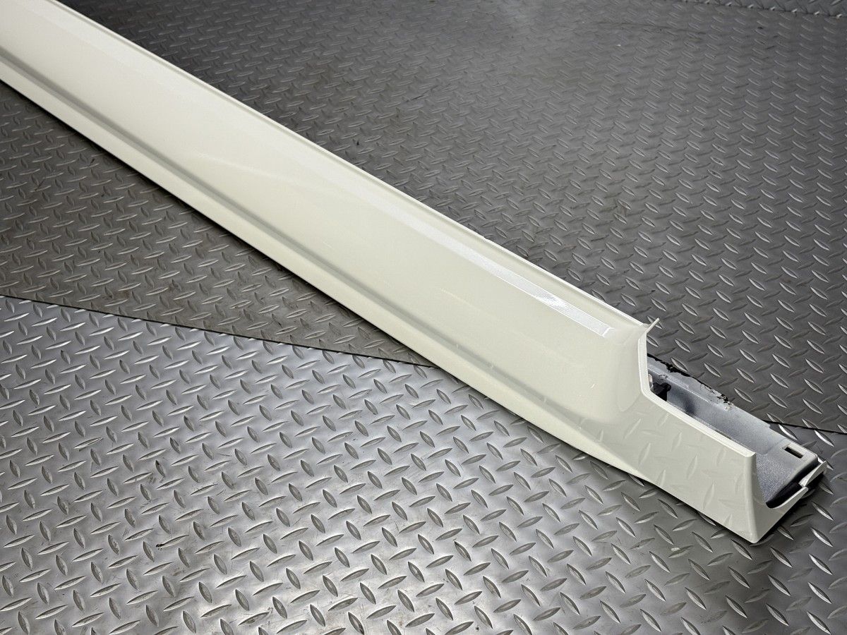 VAB スバル WRX S4 純正 サイドステップ右 白 K1X クリスタルホワイトパール 品番96051VA100 サイドスカート サイドスポイラー 25080023 BRIGHTFACE_UK