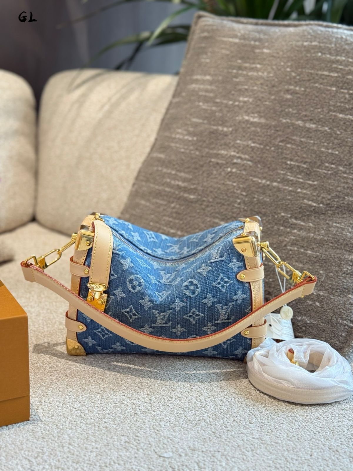 今日特価】Louis Vuitton New Soft Box Bag Side Trunk Medium