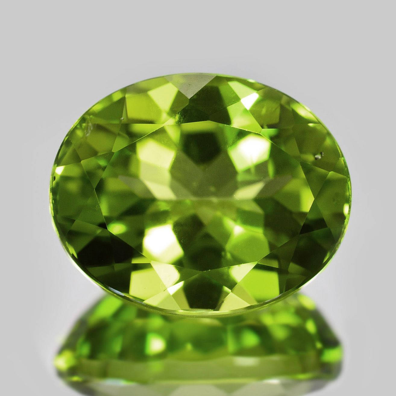 ソ付 ペリドット 4.859ct ルース  オーバル　※CGL鑑別書取得