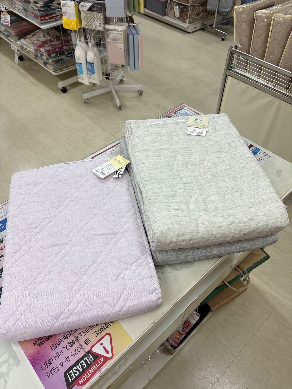 日本製 本麻敷パット パッドシーツ ダブル ロマンス小杉 近江の麻 夏 ひんやり 涼感 通気性 速乾性 丸洗いOK ベッド対応 四隅ゴム付き ダブルサイズのみの為特別価格 きざの暮らしシリーズ