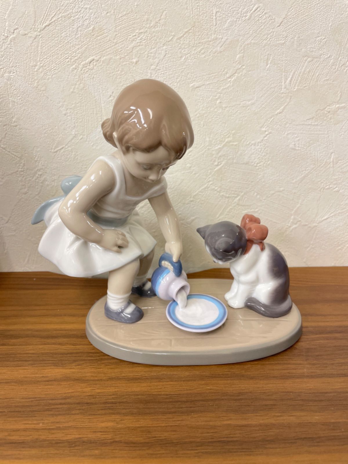 リヤドロ 8498 召し上がれ