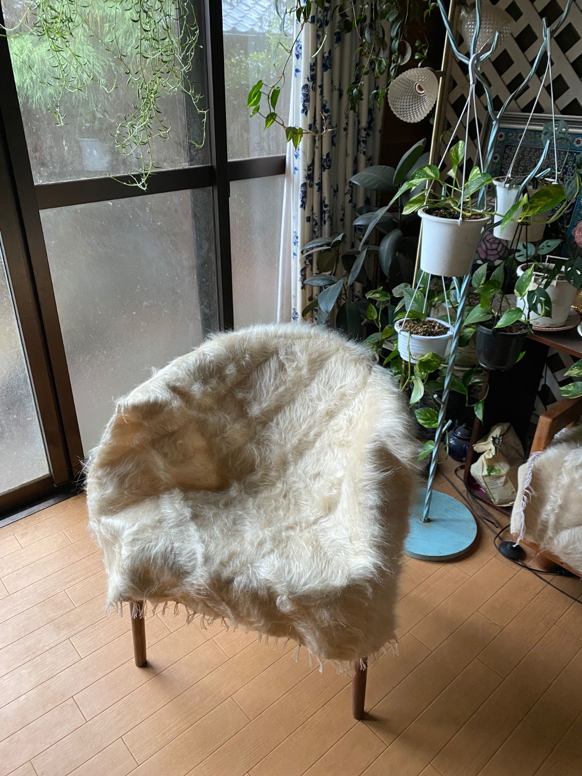 古い時代の最 のアンゴラヤギのモヘア で織られたヴィンテージ♥シイルトバッタニイェ79×90素晴らしいモフモフ感と艶々のモヘアの毛布 一枚あればゴージャス 毛皮よりエコで自然に優しい お部屋のインテリアだけでなく車やキャンプにも