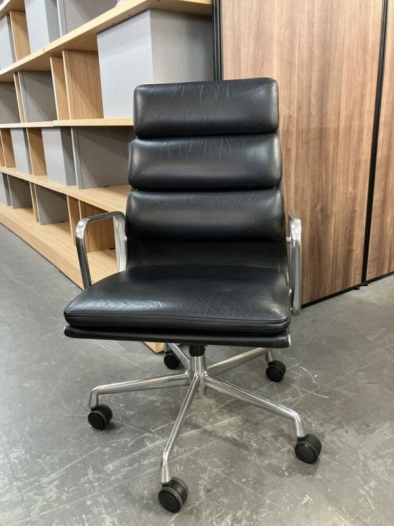 品 ハーマンミラー イームズソフトパッドグループチェア フレーム 肘 脚くすみ キズ有|スレ部色補修有