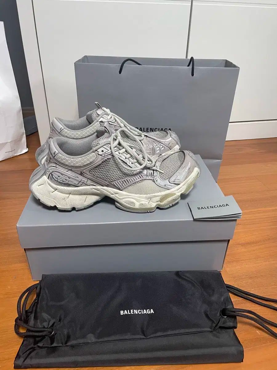 BALENCIAGA バレンシアガ ステープラー アグシェル 43 百貨店 製品