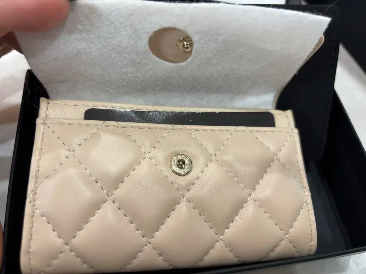 未使用 新品 Chanel(シャネル) フラップ カードホルダー (カード