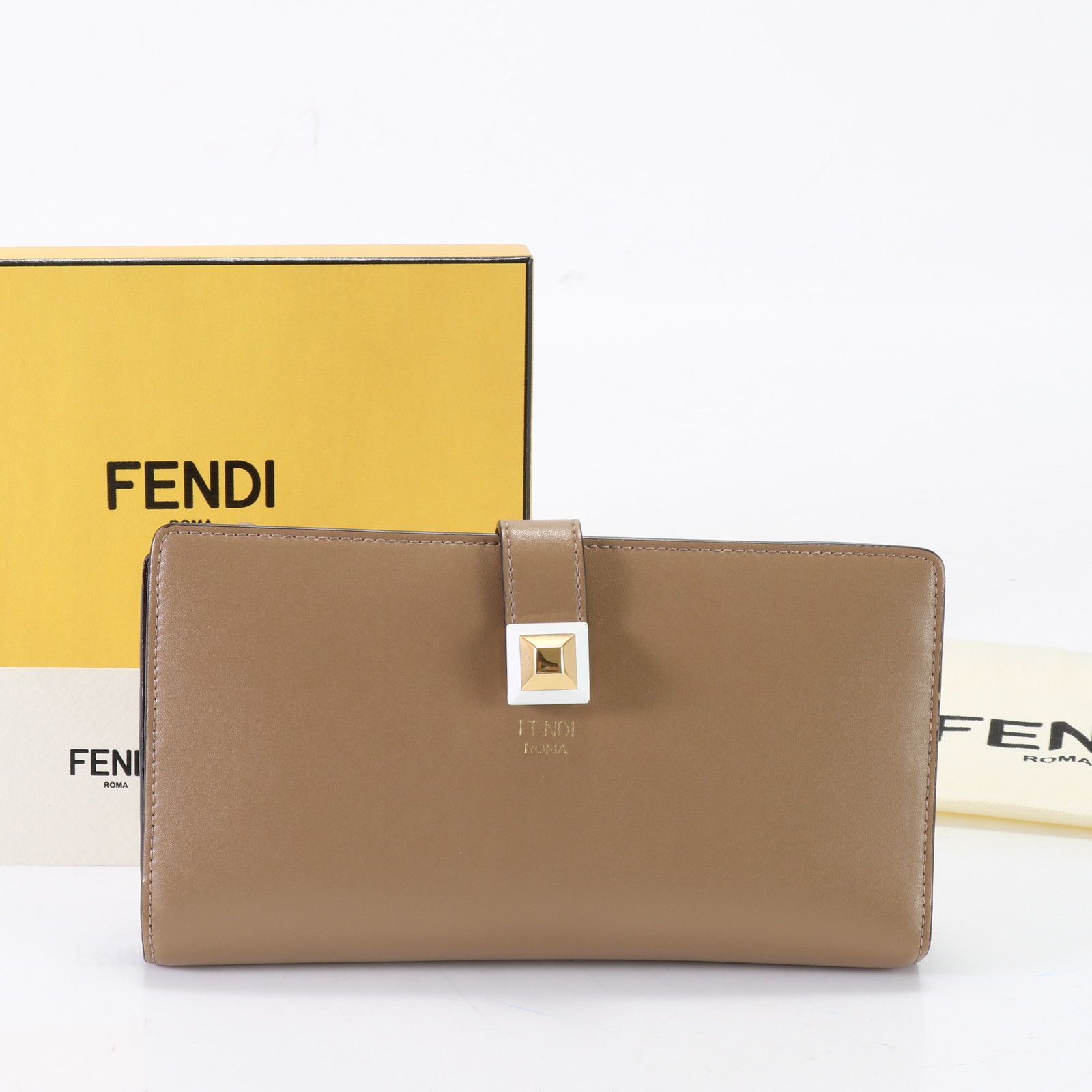 美品 フェンディ レザー 長財布 二つ折り ロング ウォレット 8M0367 