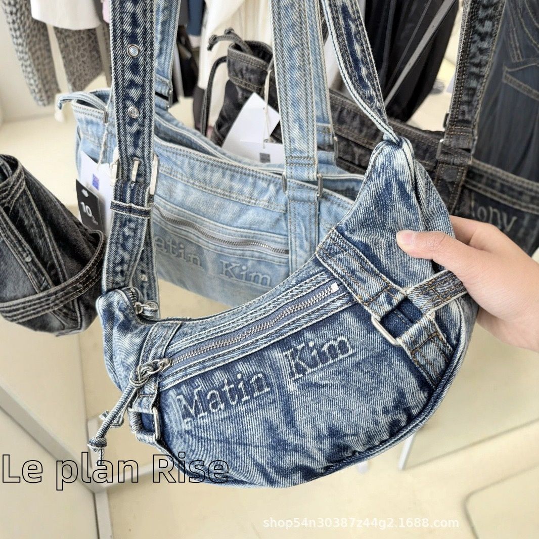 Matin Kim デニムブルーのメッセンジャーバッグ Matin Kim