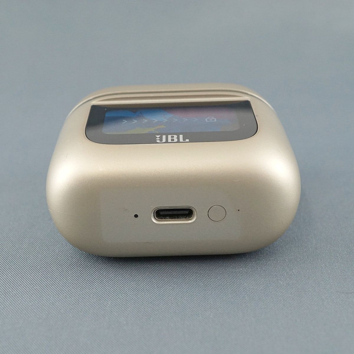 【美品】JBL TOUR PRO 2【シャンパンゴールド・充電ケース】 JBL Tour Pro 2をレビュー！世界初！スマホのように操作ができる