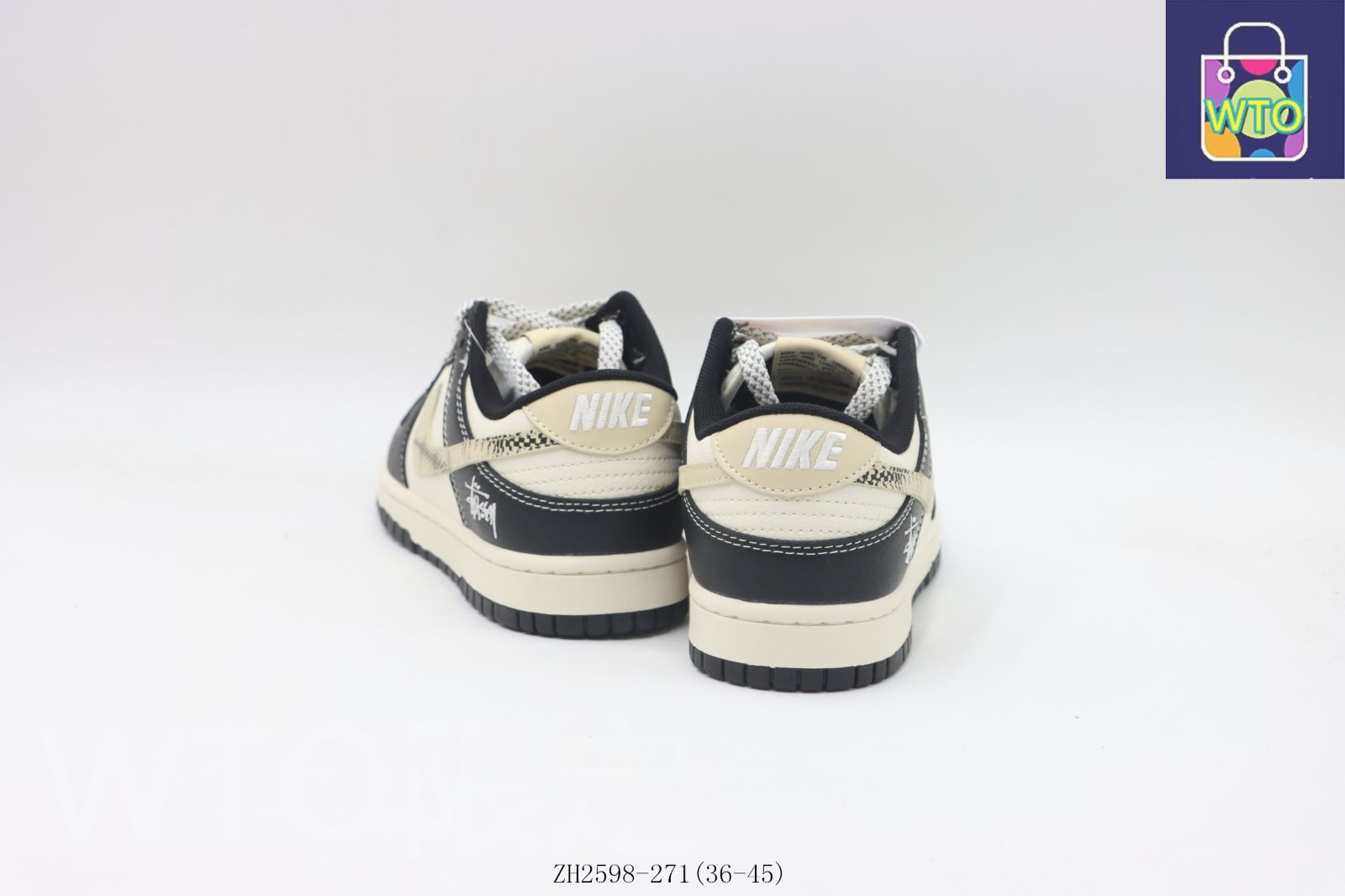 ブラックホワイト Stussy