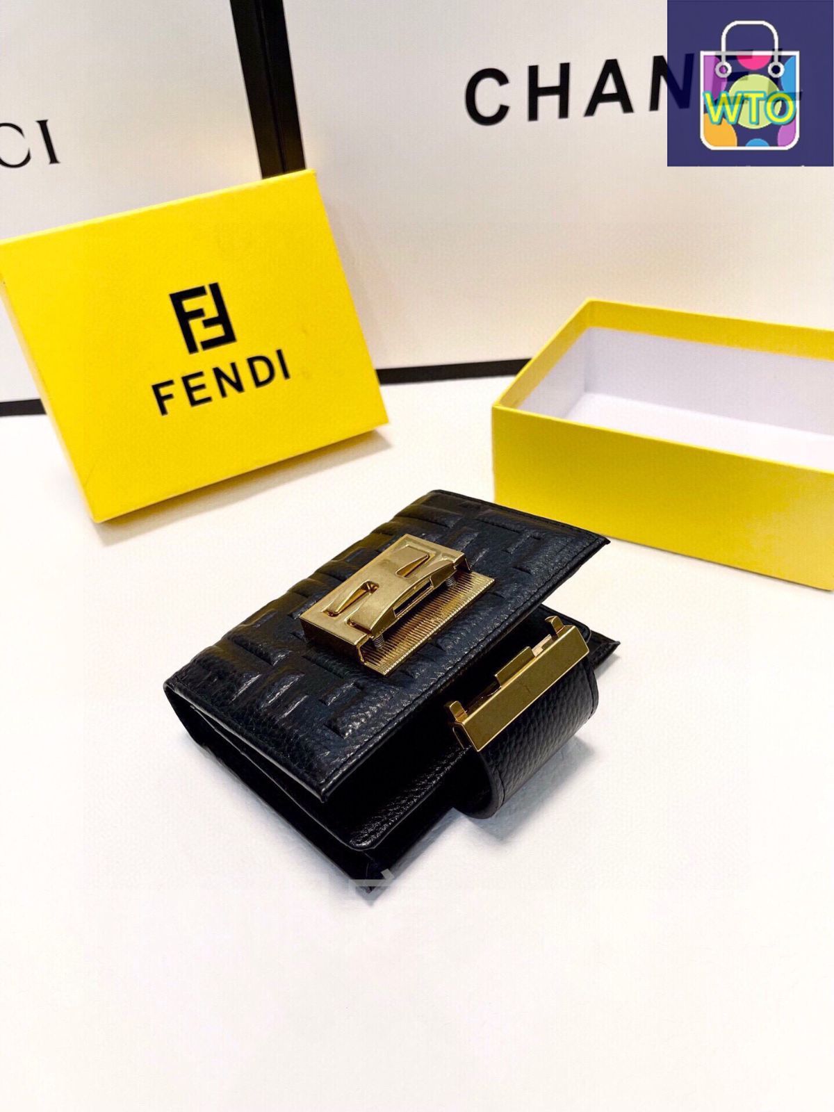 三つ折り短財布