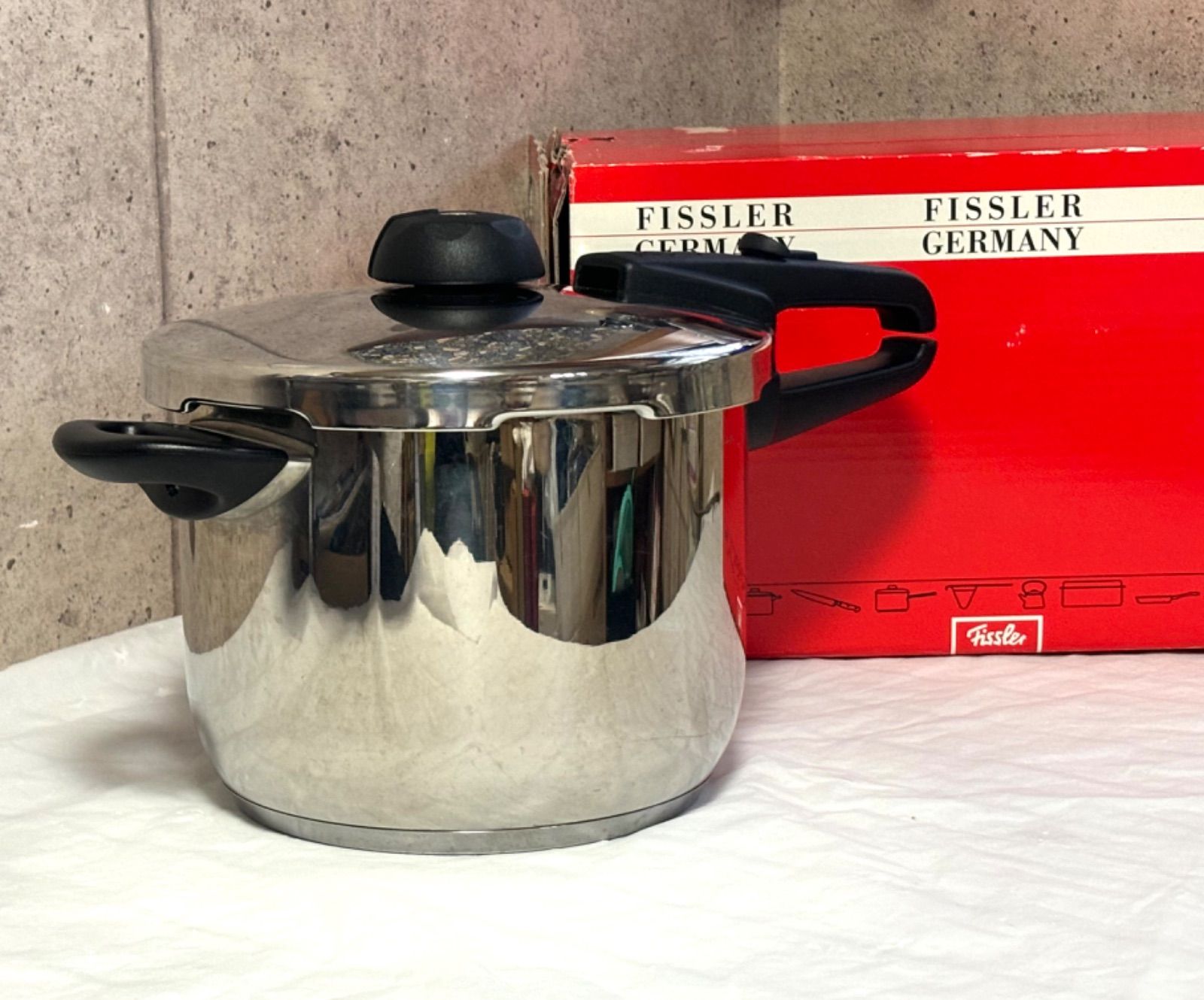 Fissler フィスラー ビタビット ロイヤル 6L 圧力鍋 片手 Made in Germany Stainless 18-10 調理器具 -  メルカリ