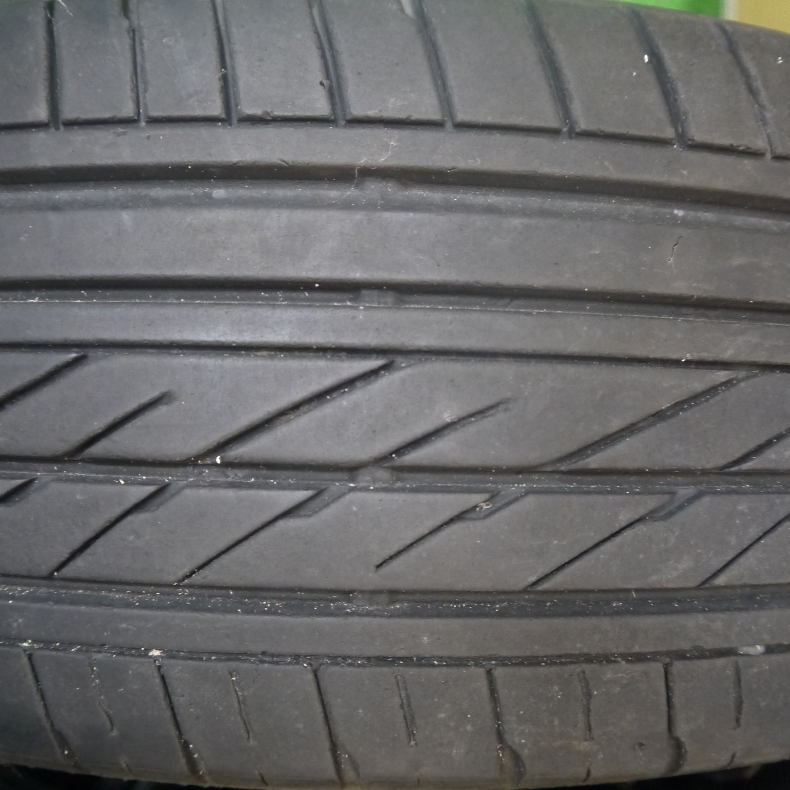 100％品質保障。 バリ溝 9分 BATTLESHIP 632 LOXARNY 215 60R17 109 107R グッドイヤー EAGLE 1 ホワイトレター ロクサーニ バトルシップ PCD139.7 6H 5092406Hノ 店頭用