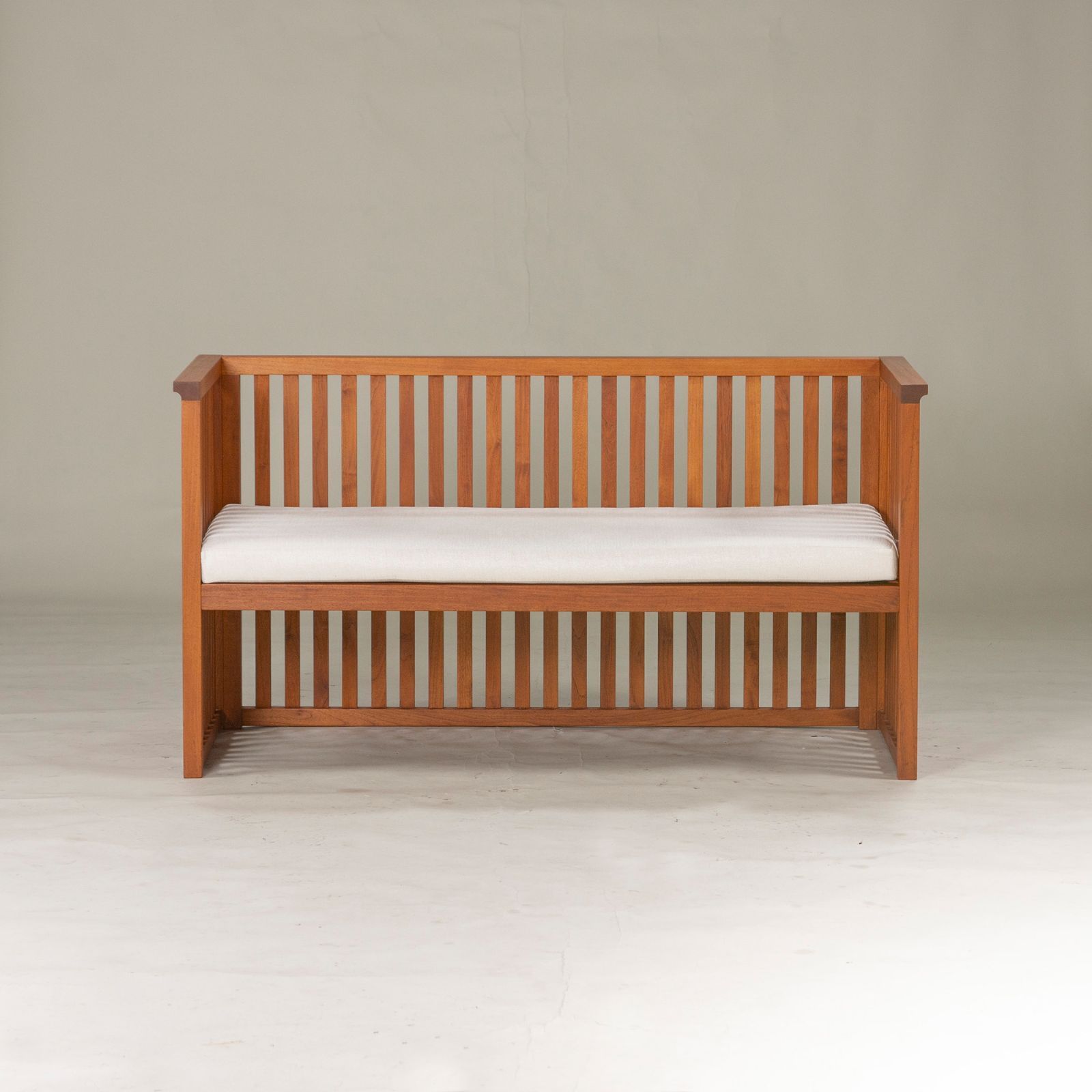 フライミー ガーデンベンチ FLYMEe Villa取扱い チーク材 2シーターベンチ クッション付き⑵ ソファ アジアンリゾート オリエンタルスタイル ナチュラル NEXPOTALLINN_EU