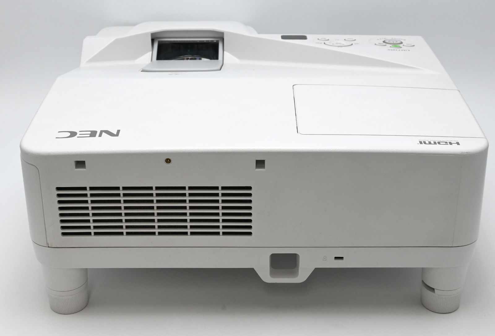 NEC 超短焦点プロジェクター NP-UM330WJL