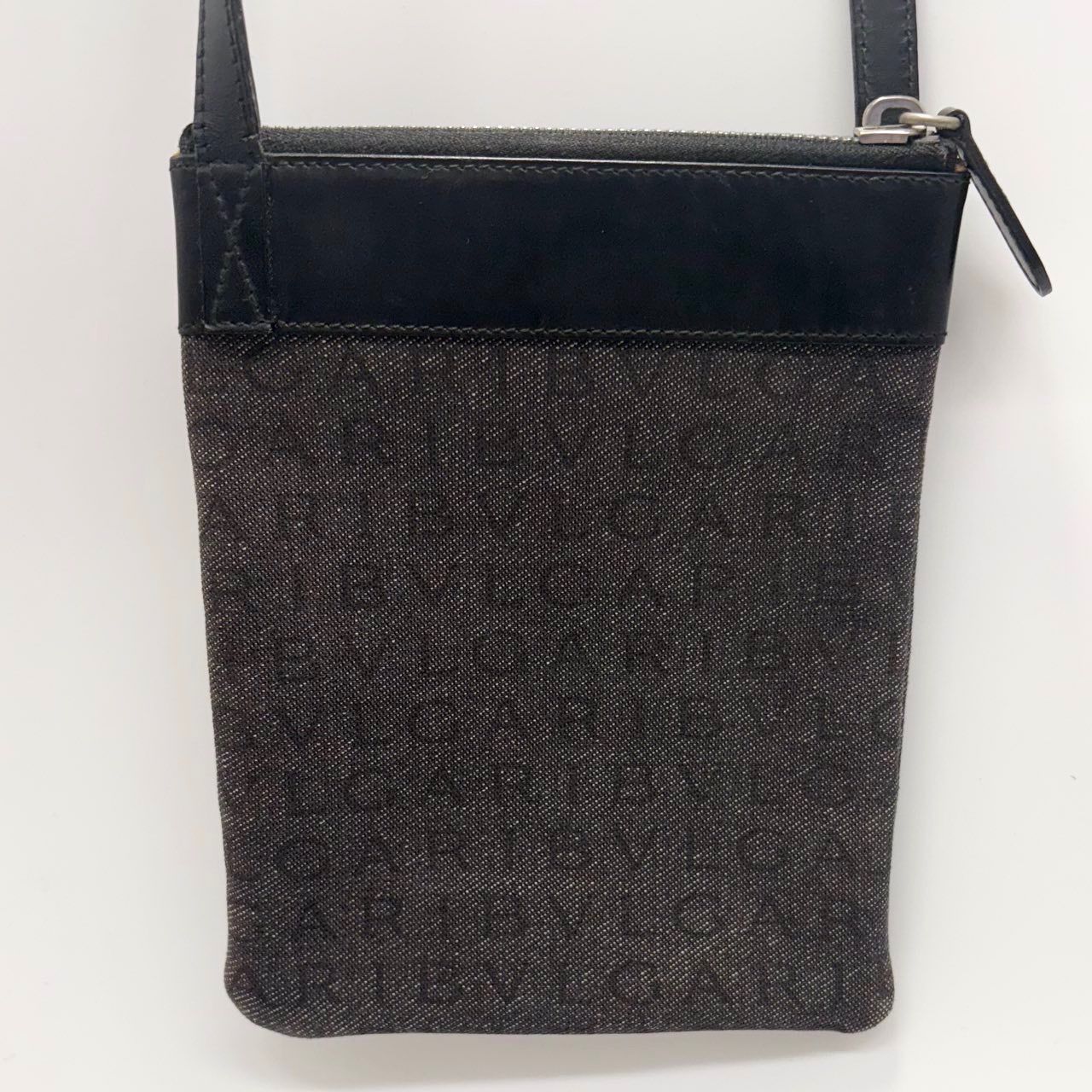 ブルガリ BVLGARI 極美品 ロゴマニア ショルダーバッグ ポーチ 