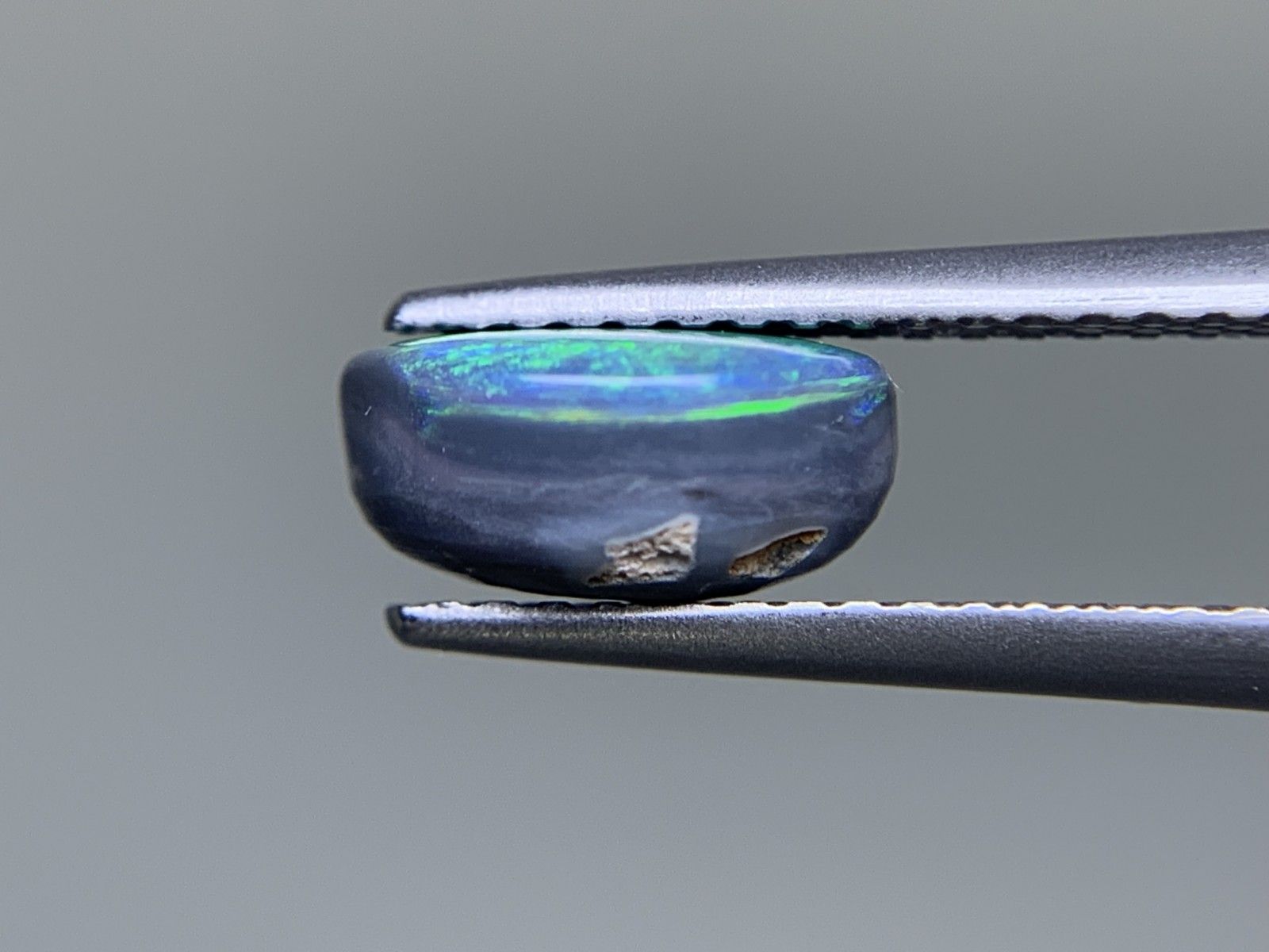 宝石ソーティング付き 8.6㎜×6.9㎜×4.2㎜