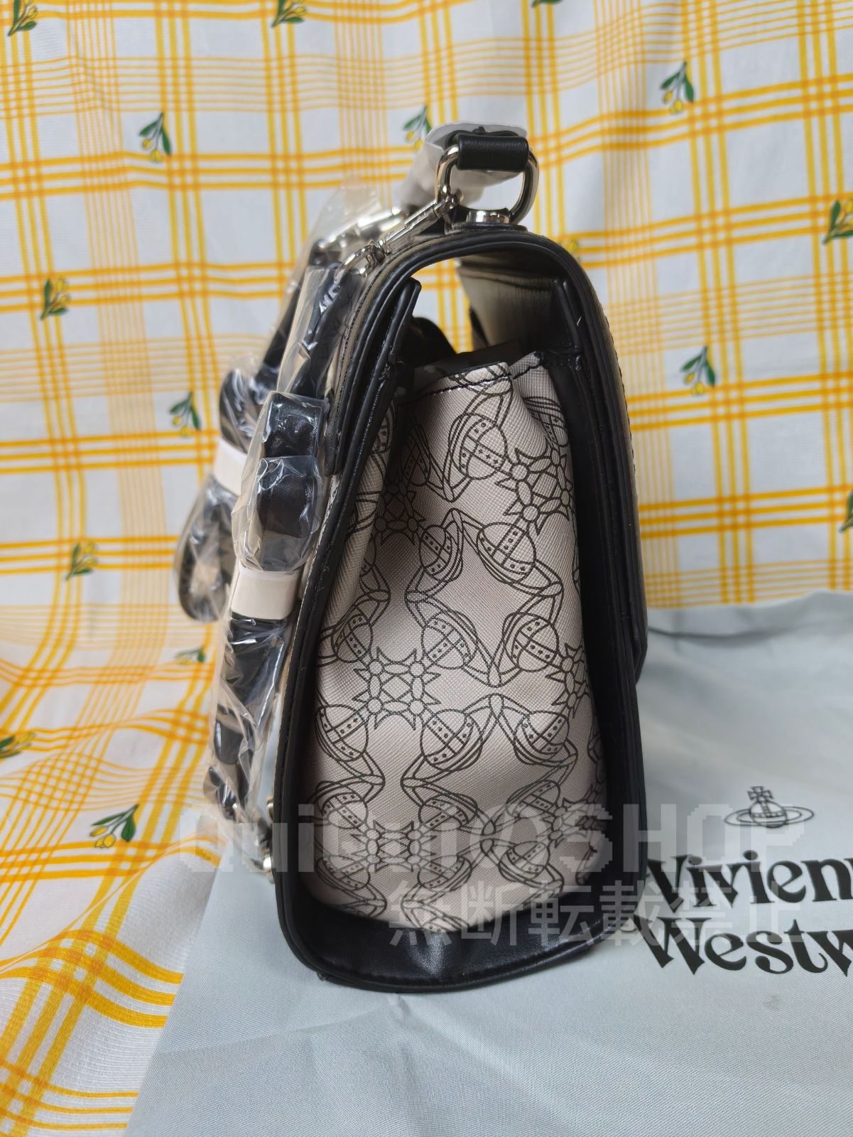 ヴィヴィアンウエストウッド　総柄　オーブ柄　カモフラージュ リュックサック オーブの総柄☆ Vivienne Westwood リュック - メルカリ