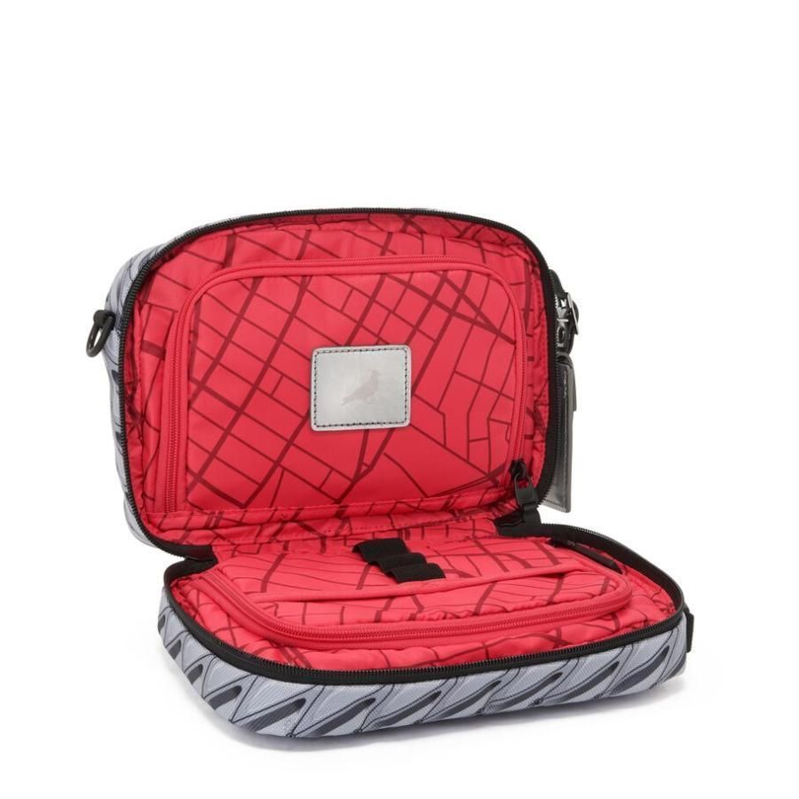 【TUMI/トゥミ】 クロスボディバッグ 渋いレッド TUMI/トゥミ】 クロスボディバッグ 渋いレッド - メルカリ