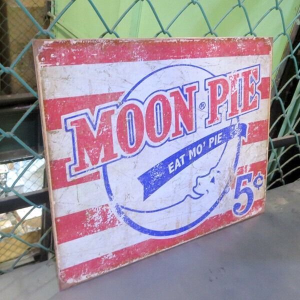 メタルサイン MOONEYES PIE AMERICA ムーンアイズパイ ブリキ