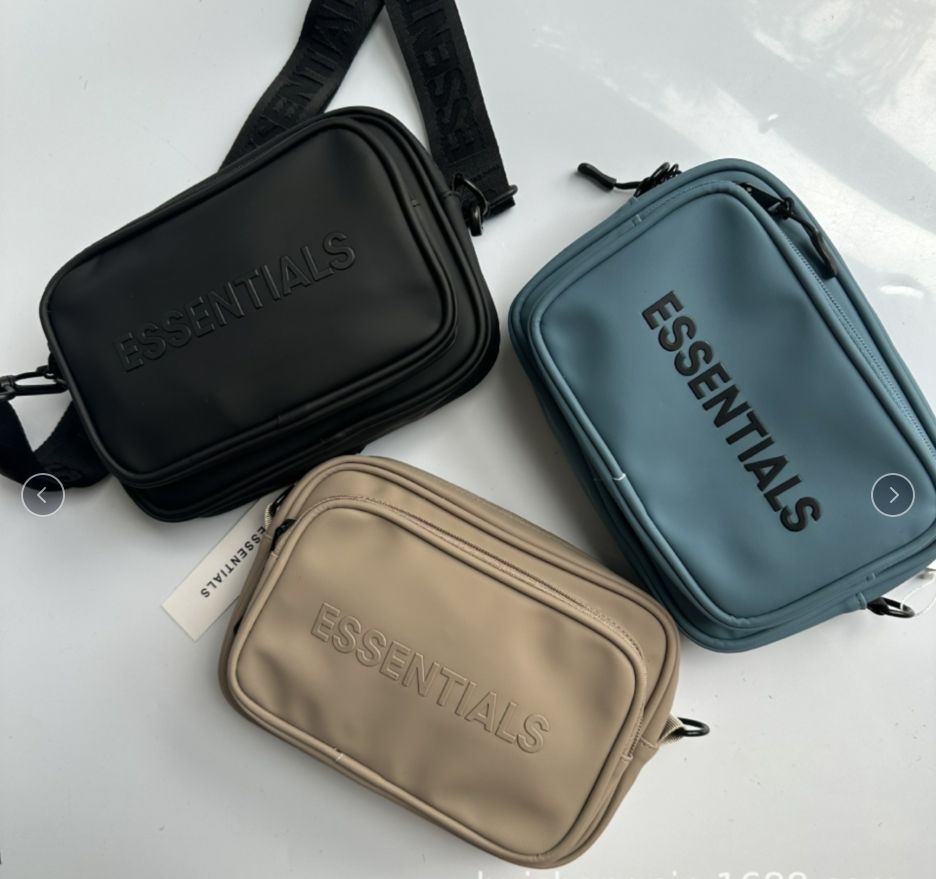 ESSENTIALS ボディバッグ ブラック S ESSENTIALS ボディバッグ ブラック S FOG ESSENTIALS ボディ