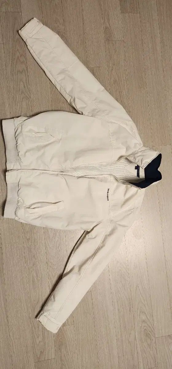 【雷市場（ポンジャン）商品韓国直送】 Tommy Hilfiger(トミーヒルフィガー) ウインドブレーカー