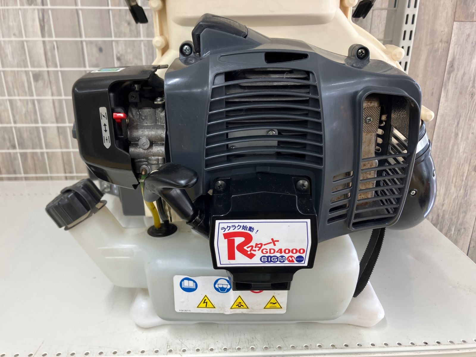 送料含む 品 BIGM マルヤマ GD 4000 背負動力散布機 丸山製作所 動力散布機 1キロ剤対応 薬剤タンク23L アクトツール富山店 P