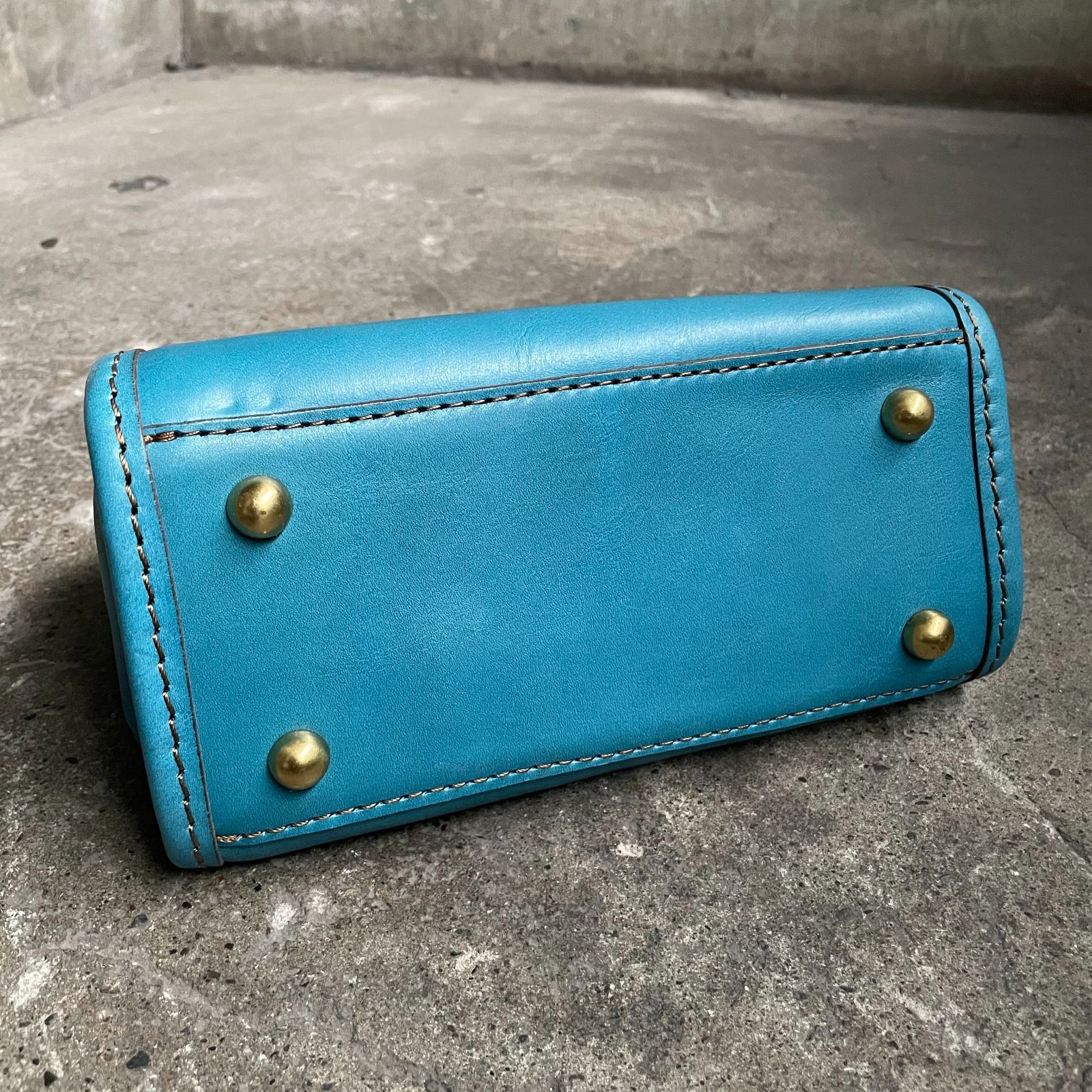 HERZ 2025春夏限定色 プチミニョン セルリアンブルー ハンドバッグ