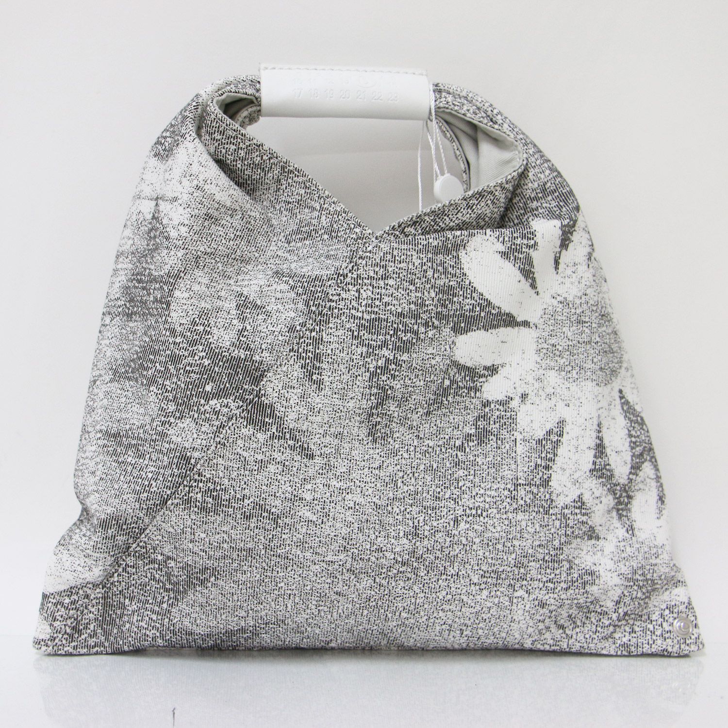 新品 MM6 Maison Margiela メゾンマルジェラ 23秋冬 フローラル ジャパニーズバッグ ミニ トートバッグ カレンダータグ 花柄 フラワーモチーフ コットン レザー グレー ホワイト イタリア製 ブランド カバン【レディース】