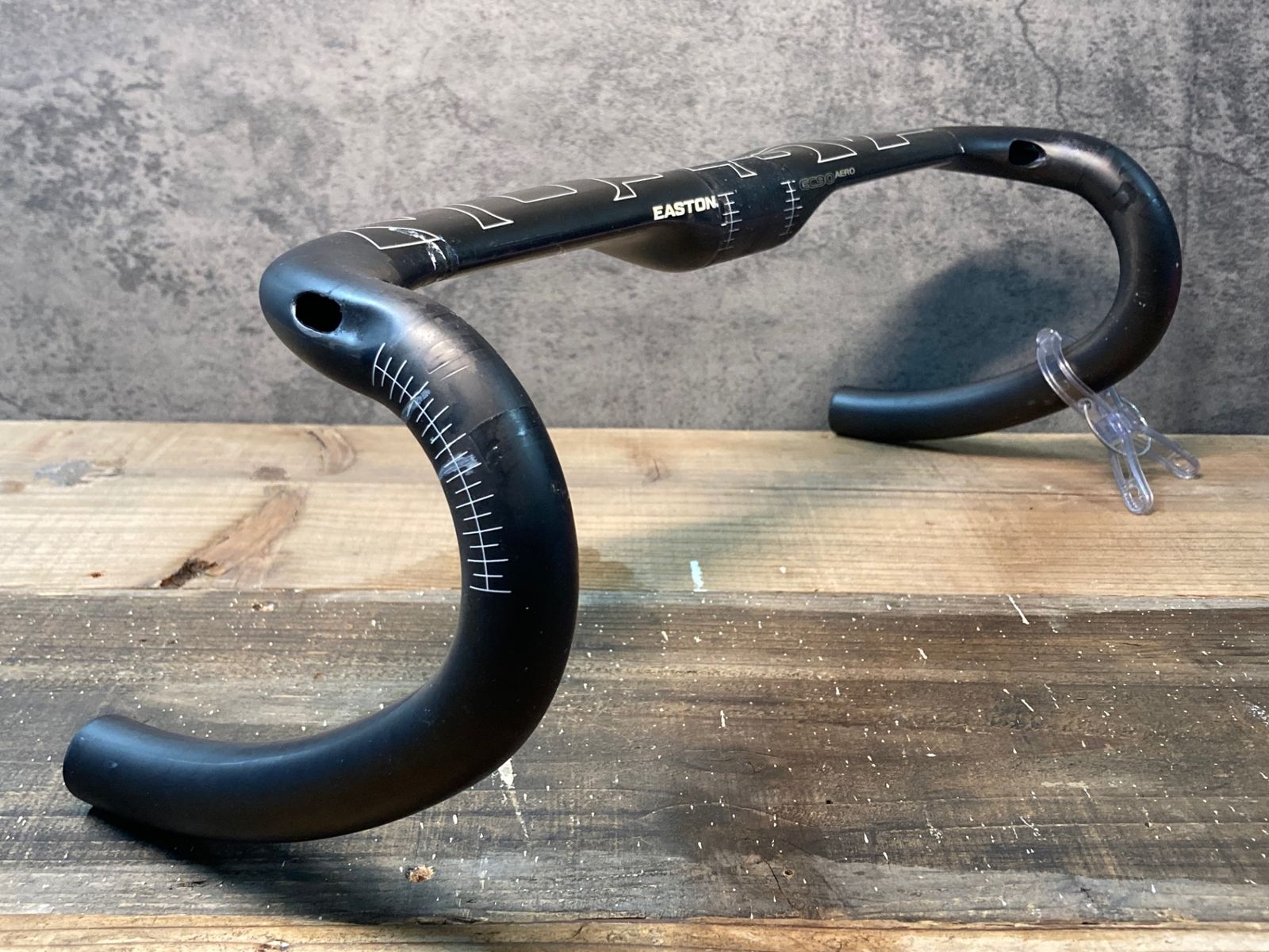 EASTON EC70 AERO カーボンハンドル 400mm Easton EC70 Aero Road Handlebar | Jenson USA