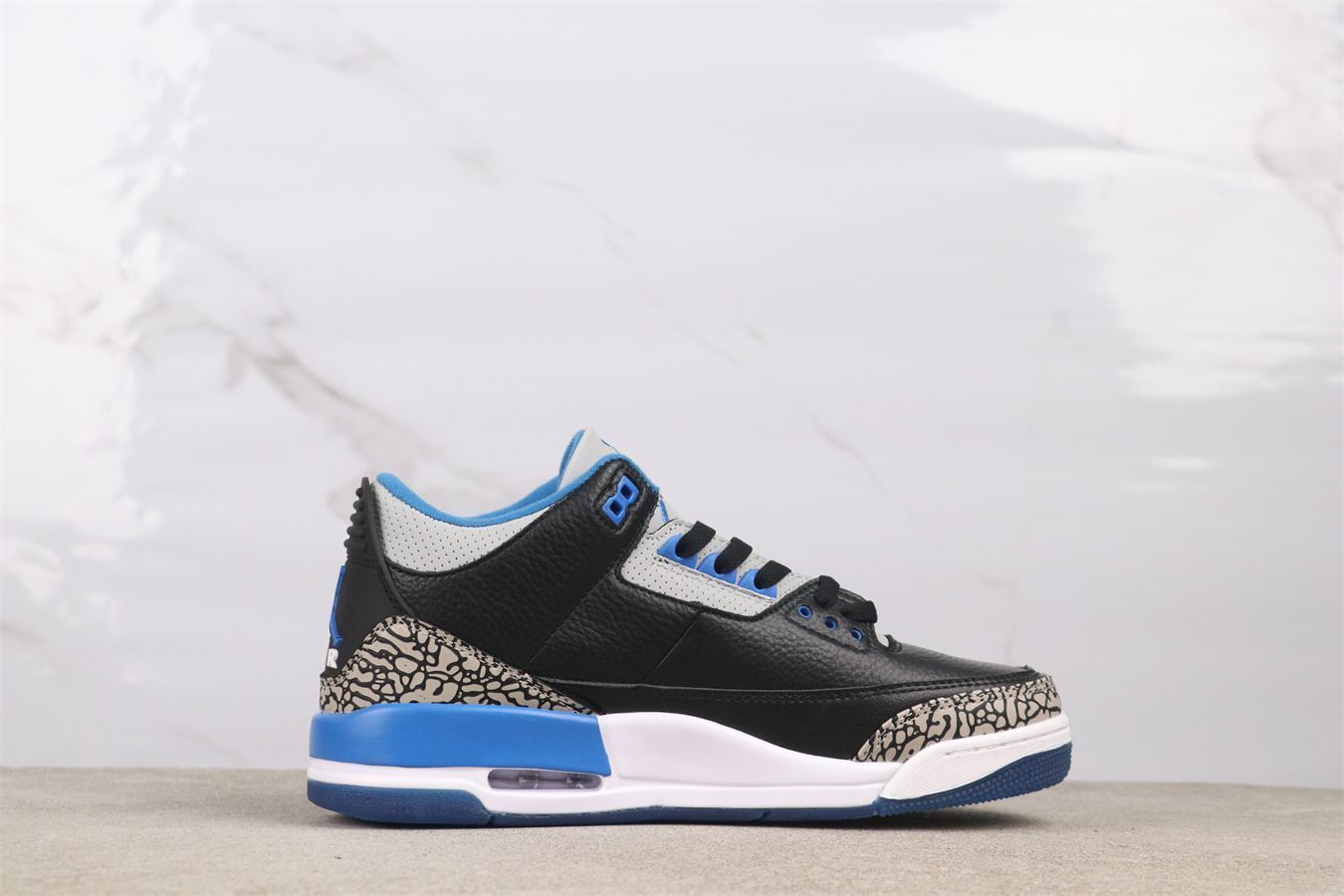 今日 Air Jordan 3 エアジョーダン 3 136064-007 スポーツブルー