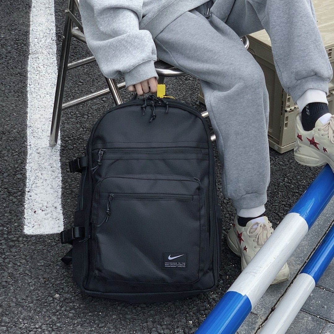 Nike ナイキワークスタイルショルダーバッグ学生通学