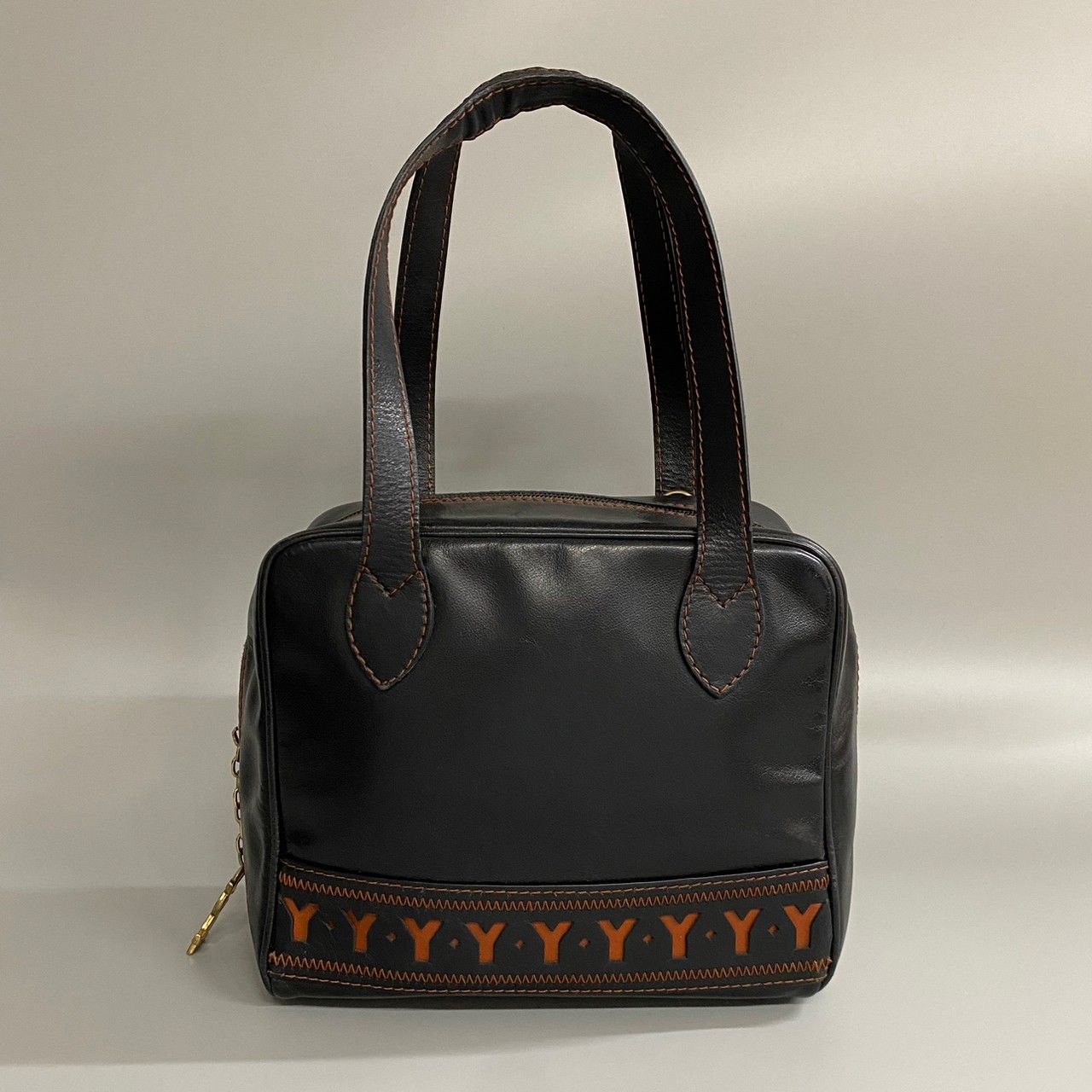 美品 YVES SAINT LAURENT イヴ・サンローラン ロゴ Yステッチ YSL 