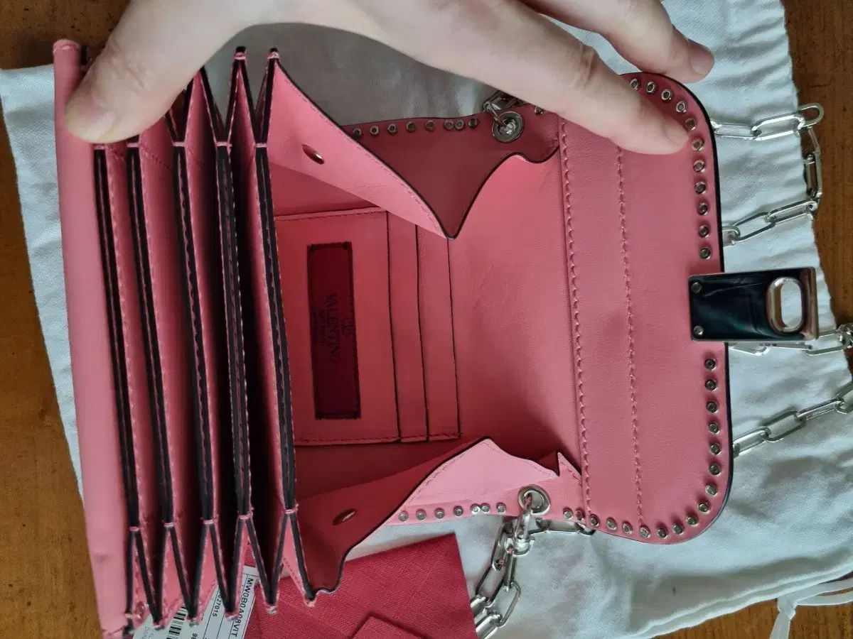 Valentino ヴァレンティノ