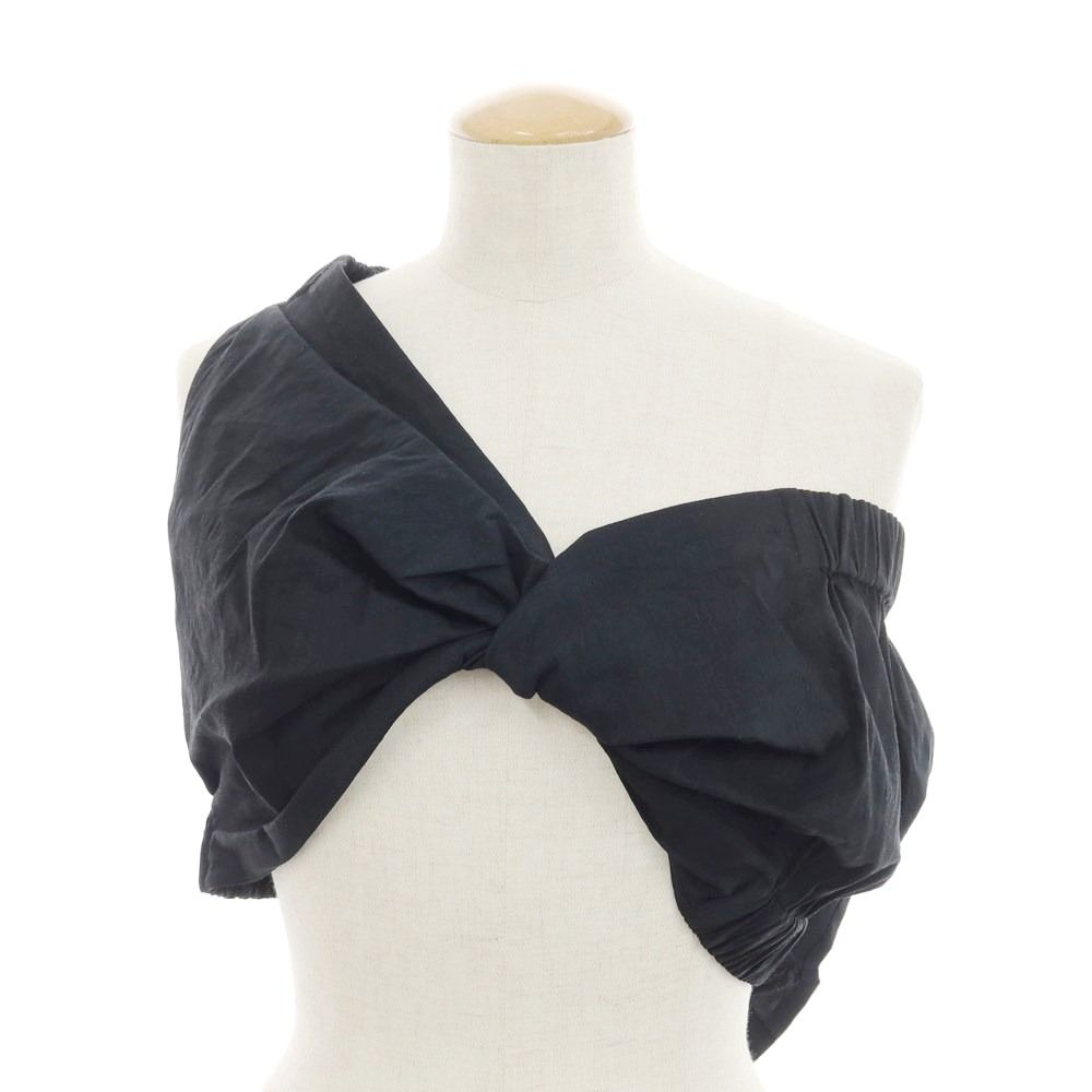 ISSEY MIYAKE - 【中古】イッセイミヤケ ISSEY MIYAKE 2024年春夏 アシンメトリー ワンショルダーブラウス ブラック【サイズ表記なし（L位）】【レディース】 中古】イッセイミヤケ ISSEY MIYAKE 2024年春夏 アシンメトリー