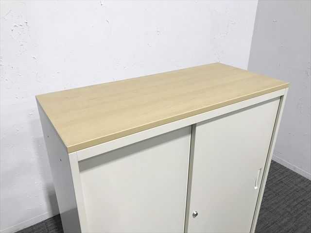 スチールキャビネット