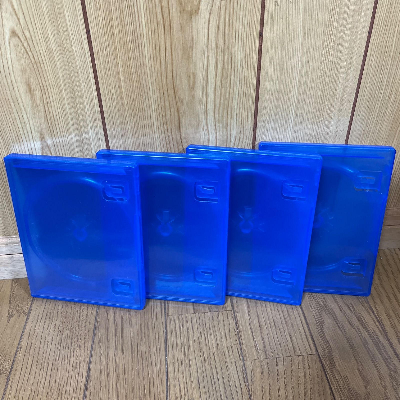 PS4 ソフトケース 4枚セット 空ケース 美品 - メルカリ PS4 ソフトケース 4枚セット 空ケース 美品 - メルカリ