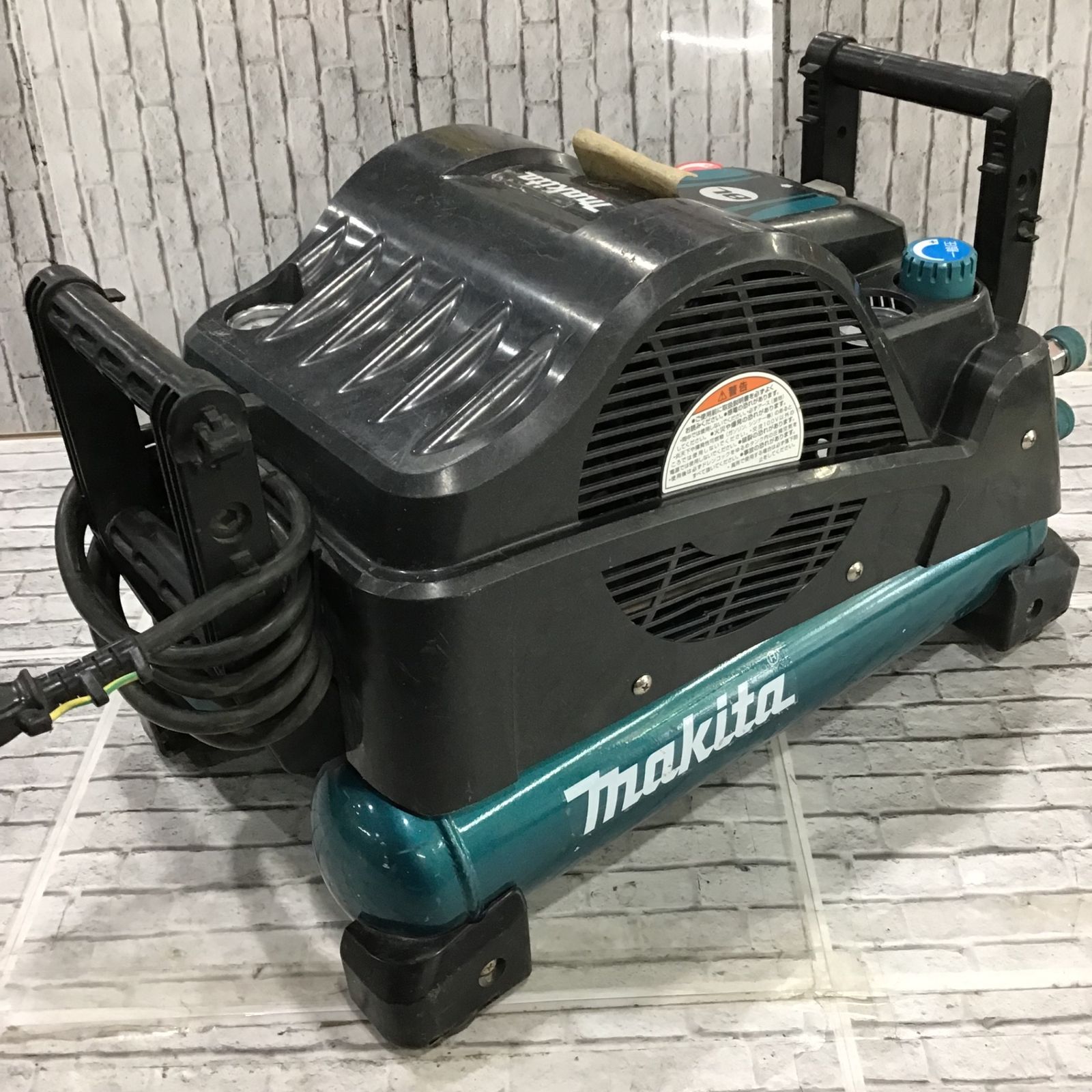 ☆マキタ(makita) 常圧/高圧エアコンプレッサー AC401NXB【川口店】 - メルカリ