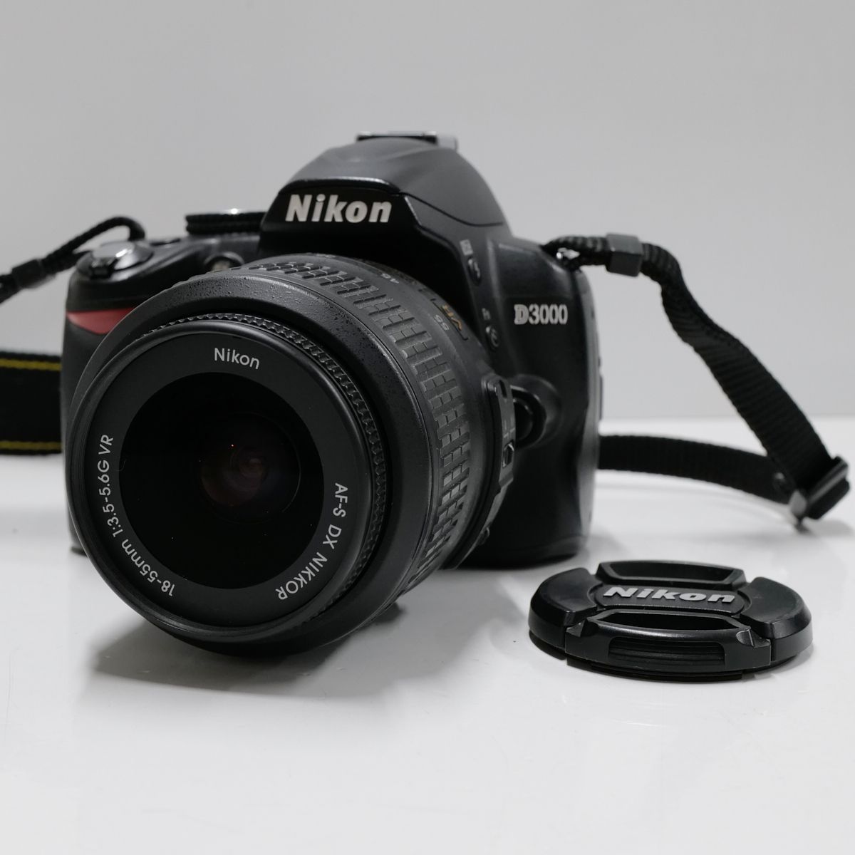 Nikon D3000 ＋ AF-S DX NIKKOR 18-55mm f/3.5-5.6G VR USED超美品