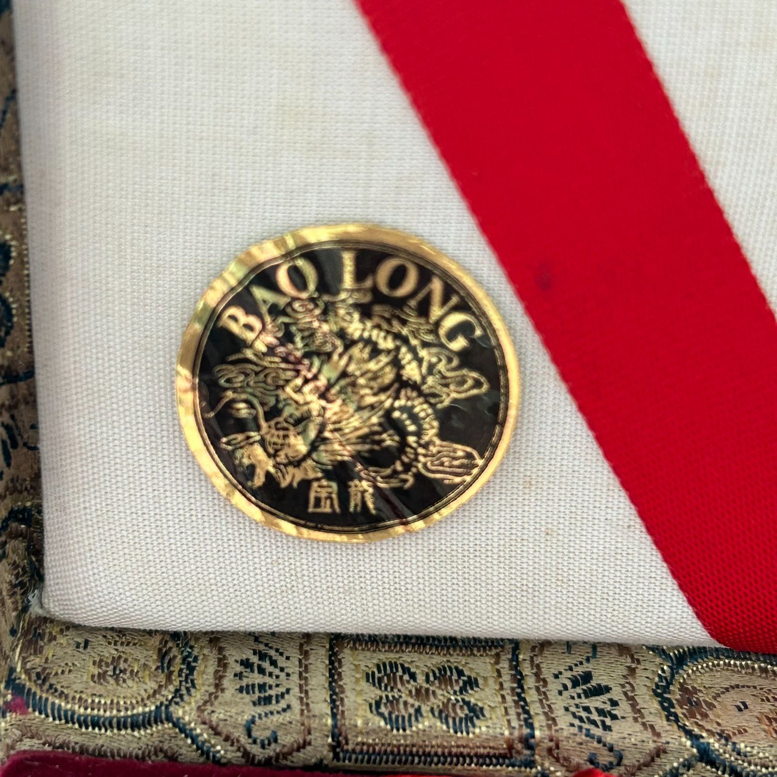 新疆ウイグル自治区成立30周年 記念メダル 記念硬貨 コイン 箱