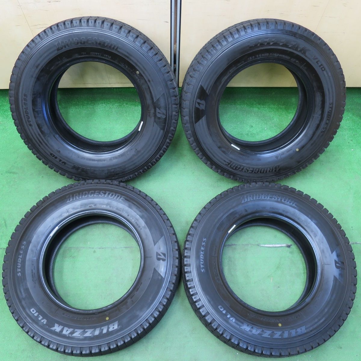 ①【バリ溝国産】 195/80R15 107/105 ダンロップ WM SV01 超バリ溝 ダンロップ 195/80R15 107/105L WINTER MAXX SV01 4本セット