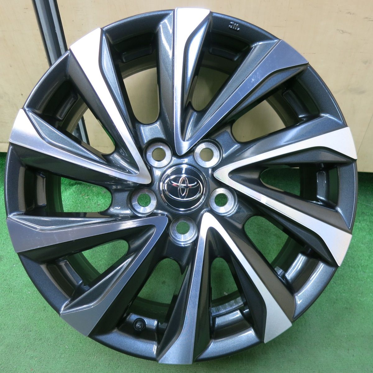 新車外し 1本 トヨタ 90系 ノア ヴォクシー S-Z 純正 ホイール 17インチ 17×6J PCD114.3|5H 5052804SYホ