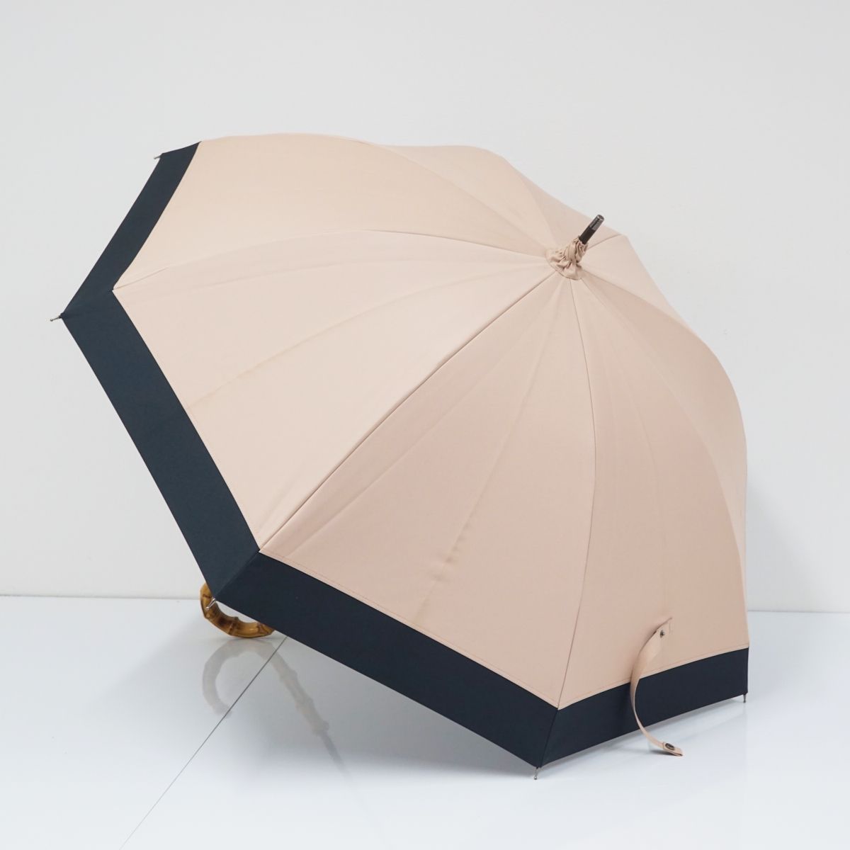 サンバリア100 完全遮光日傘 USED美品 Mサイズ ピンク×ブラック コンビ